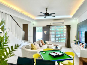 Setia Tropika Serenity: 4Bedroom Landed 12-16pax